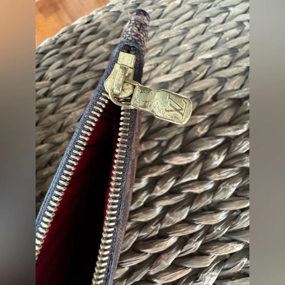 LV Zip pouch - Picture 10 of 17